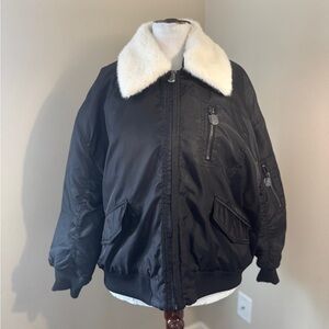 NWOT, Camouflage lined Quilted Jacket with Faux Fur removable collar! Bomber